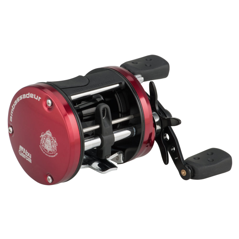 Abu Garcia Ambassadeur SX 6600 reel front view shows compact palm-friendly design.