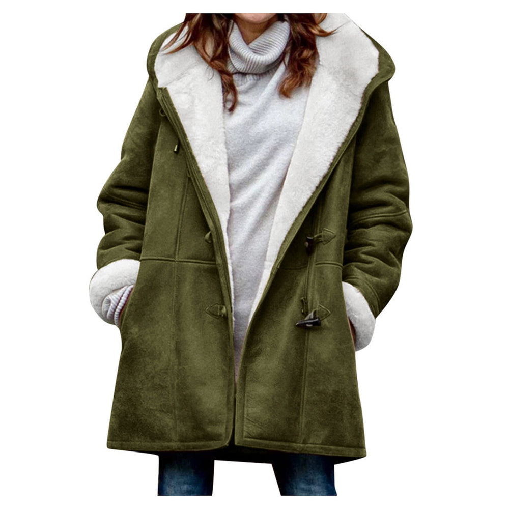 AI'MOURI windproof sherpa-lined outerwear front view highlights tailored fit and warm comfort