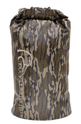 ALPS OutdoorZ Guardian Dry Bag 70L in Mossy Oak Original Bottomland keeps gear dry on rugged trips.