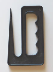APSI DaHook Fish Grabber in black for secure fish handling and easy shoreline use.