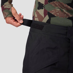 Side vent detail on CrestCarver pant for cooling during long runs.
