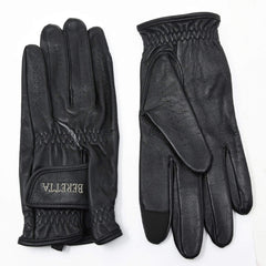 Beretta gloves close-up on the index finger enable touch-screen use during range sessions.