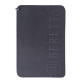 Beretta hunting towel with carabiner clip showing quick-dry, portable cleaning on the go