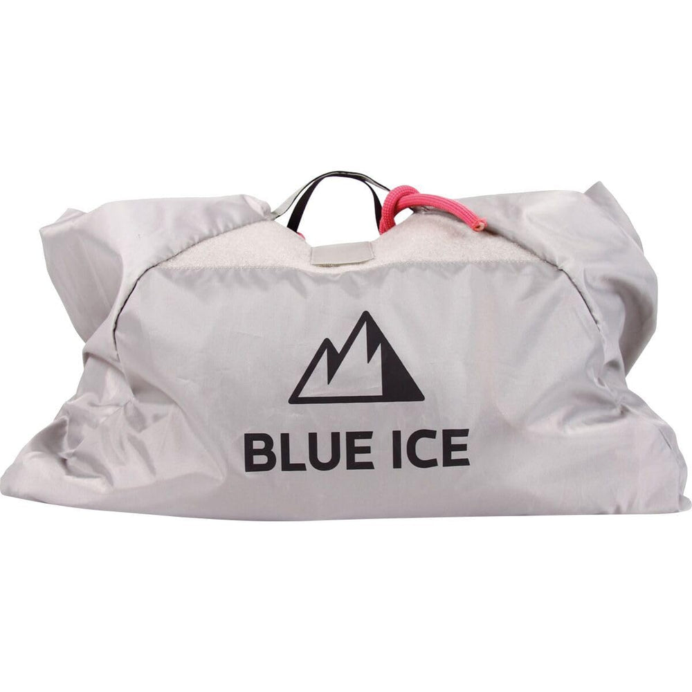 Blue Ice Rope Tarp keeps rope neatly organized for quick access during climbs.