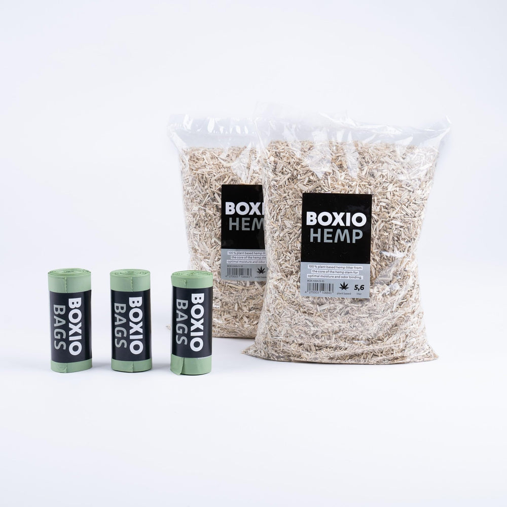 BOXIO hemp straw litter demonstrates absorbency for camping toilets.