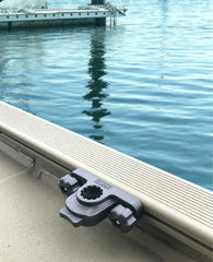 Ranger/Triton/Lowe/Lund boat with 90° gunwale track and holder