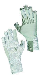 BUFF Adult Aqua Gloves: camo white, UPF 50+ protection for sunny water days.