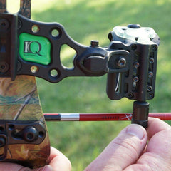 Carbon Express IQ Sight Light with three Energizer batteries included.