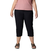 Columbia Leslie Falls Capri II front view highlights roll-up hem for knee-length versatility.