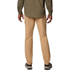 Columbia Tech Trail Utility Pant canoe-pocket image highlighting zip-closed security pocket.