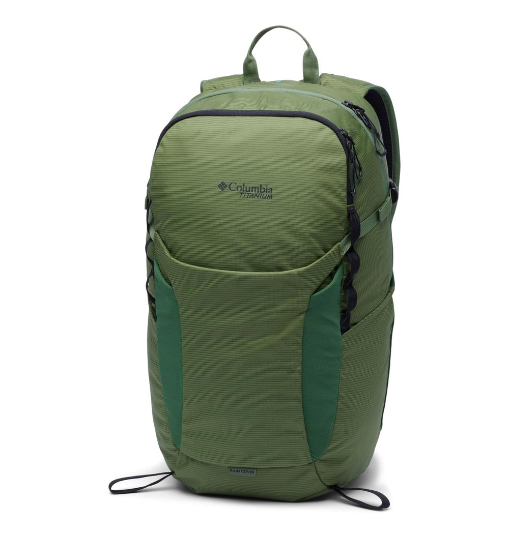 Columbia Triple Canyon 24L backpack front view, ergonomic day-hike suitability.