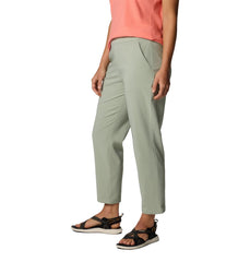 Columbia Women's All Seasons Pull-On Pant Safari stretch fabric supports comfortable movement.