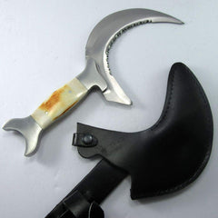 Crescent-shaped serrated blade detail