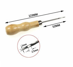 Cuoyuqie fly tying tools in action for lure assembly and skirting.