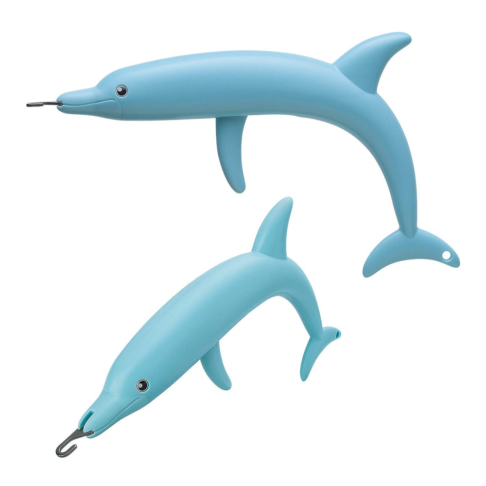 Daiichi Seiko Dolphin Yan remover Mizuiro close-up showing ergonomic grip for easy fish prep.