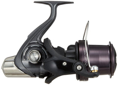 DAIWA Crosscast 4500 side profile showing light feel and smooth winding