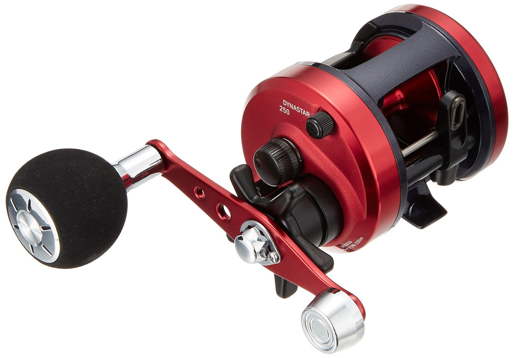 Daiwa Dynastar 250 reel front view highlights sturdy metal frame for silky winding.