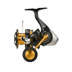DAIWA LT5000-CXH gear and screw-in handle detail for quick, secure deployments