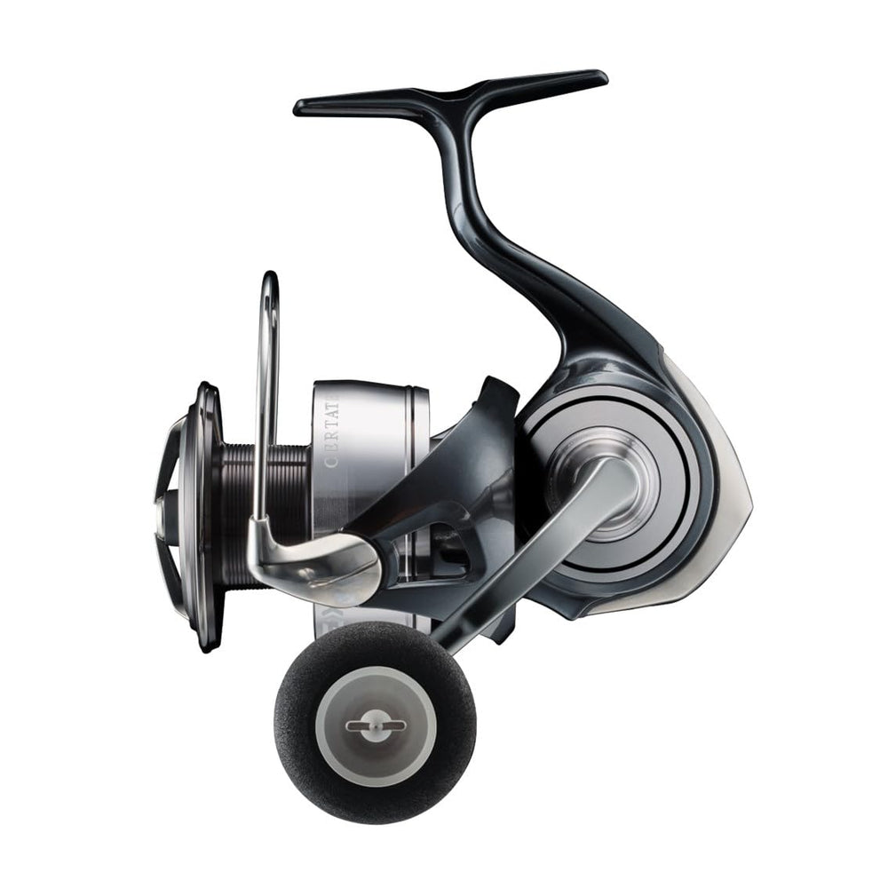 DAIWA LT5000D-XH spinning reel front view showcasing durable monocoque aluminum body.