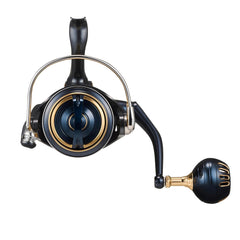 Daiwa Saltiga roller-oscillation gear system close view enhances smooth retrieves.