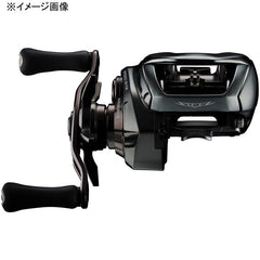 Daiwa Steez SV TW Bath reel in hand demonstrates a compact, lightweight profile.