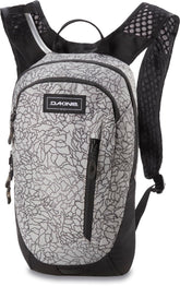 Dakine Shuttle 6L back panel with breathable mesh keeps riders cool on climbs.