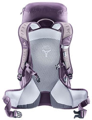 Deuter AC Lite 22L SL hip fins provide stable, breathable support during long walks