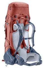 Deuter Aircontact Core 60+15 SL hip fin pockets keep essentials organized on the move.