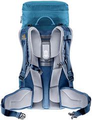 Hydration pocket on Deuter Fox 30 facilitates easy access while hiking