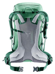 Deuter Futura 24 SL front pocket dries damp gear during treks.