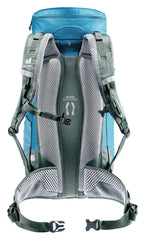 Deuter Trail 24L with pivoting shoulder straps for customizable comfort on rough terrain.