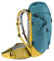 Deuter Trail 28 SL removable rain cover protecting gear
