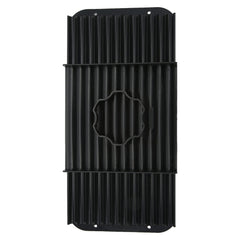 Close-up of the bottom plate with bait ready on the rolling plate