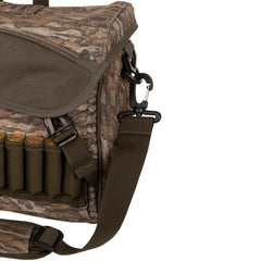 Drake Waterfowl Shoulder Bag 2.0 zipper detail and durable fabric for field use