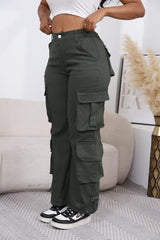 DvaeMalligo multi-pocket cargo pants close-up pockets for phones and keys.