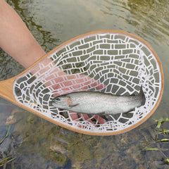 DYTesa rubber-coated net protects fish during safe release.