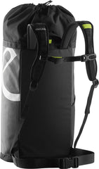 EDELRID Pit backpack side view highlights elastic bottle pocket and easy access.