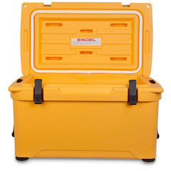 Engel ENG35 cooler lid-seal close-up demonstrates airtight protection to minimize ice loss during transport
