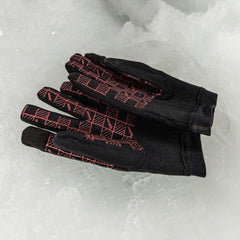 Eskimo Lockout Flex Glove dexterity-fit enables precise grip and device use.