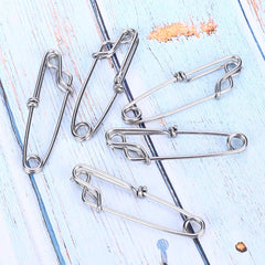 Estink snap clip enables easy on/off operation for quick gear changes.