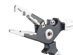 Tracer-Knight belt sheath for quick access during sea fishing.
