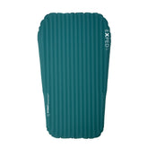 Exped Dura 5R duo insulated comfort shows two sleepers enjoying cozy support outdoors.