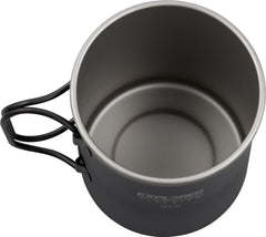 Folding handle on Explorer Bear cup provides secure grip during outdoor activities.