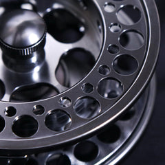 Sealed stainless steel bearings and drag components of TURMAX fly reel