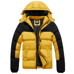 FARVALUE men's winter coat with waterproof hood protects you from light rain.