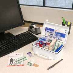 First Aid Only 6060 ergonomic handle makes carrying the kit comfortable on the go