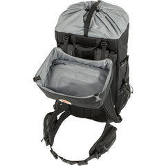 Fjällräven Abisko Hike 35L top-opening main compartment for rapid packing