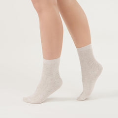 FlaxSox linen fiber close-up showing natural texture and eco-friendly materials.