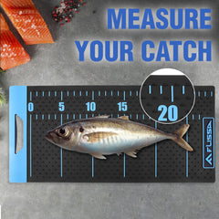 Mat with handle for easy lifting and hanging