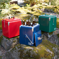 Foster & Rye cooler interior with plastic lining for easy cleaning.